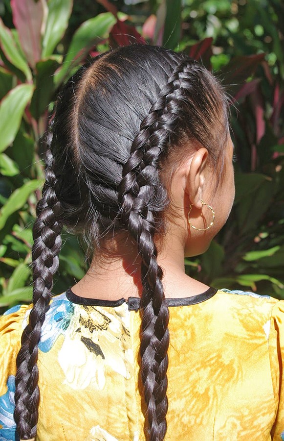 Варианты плетения двух кос на длинные волосы